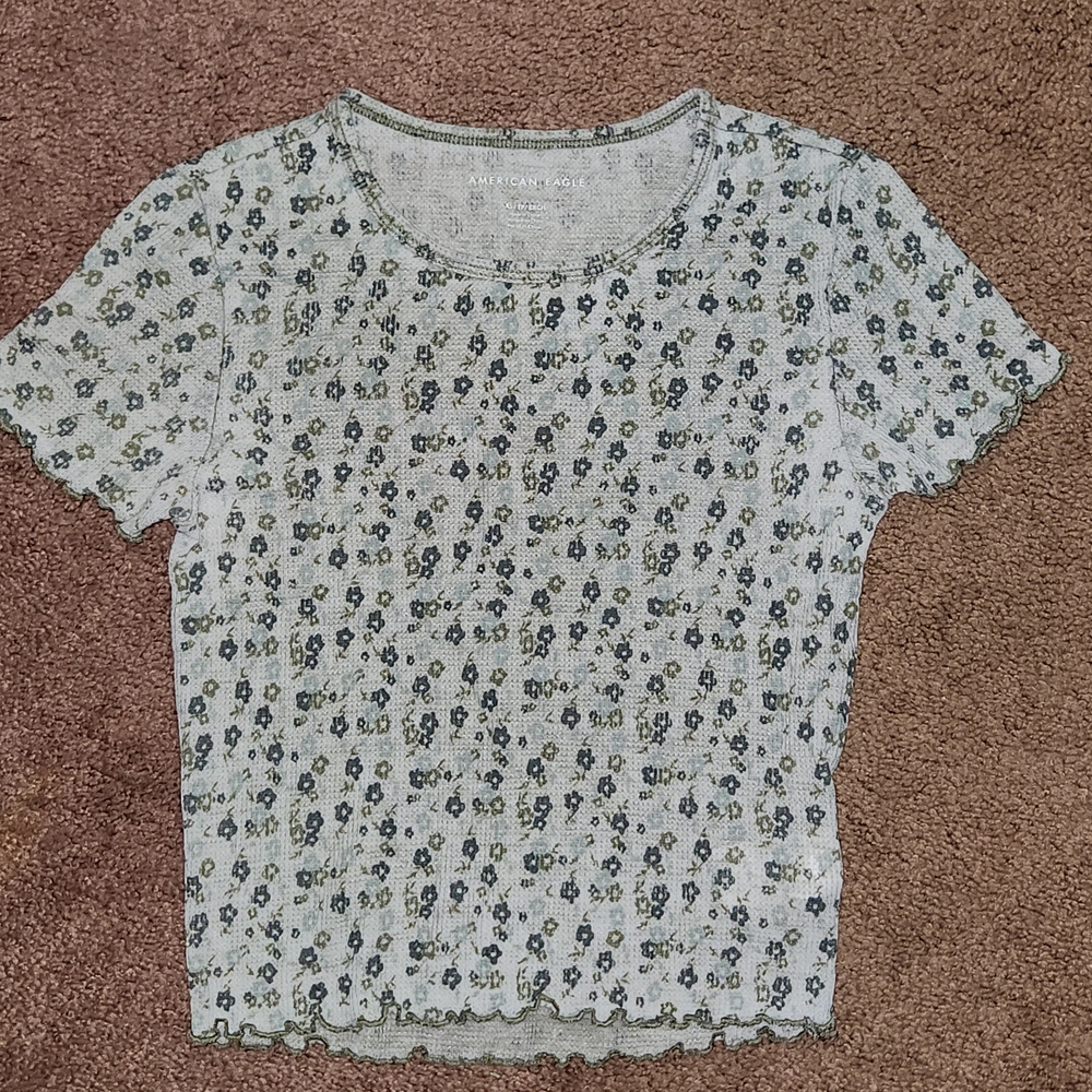 American Eagle Outfitters Floral Short Sleeve Top - White and Blue